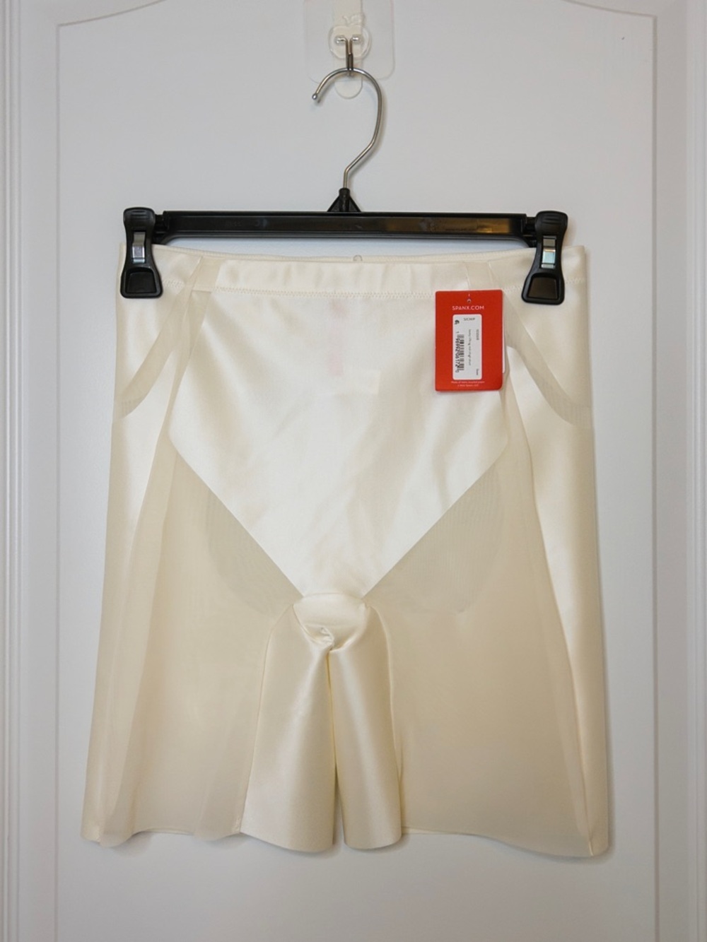 SPANX Shaping Satin Booty-Lifting Mid-Thigh Short S NWT